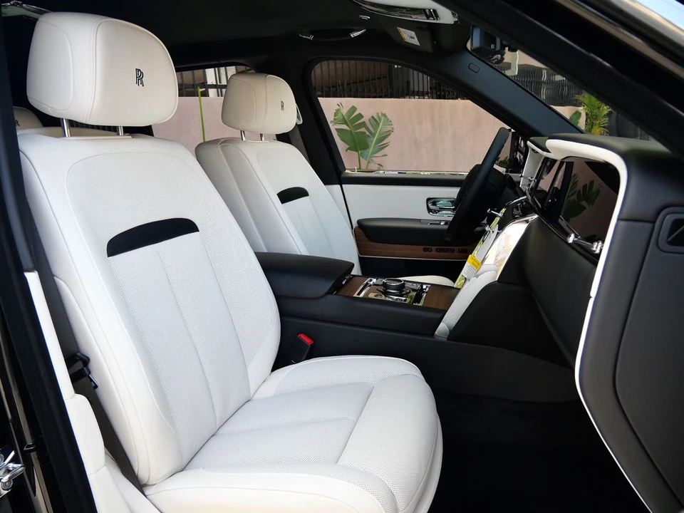 2027 Rolls-Royce Cullinan - Image 30 of 31