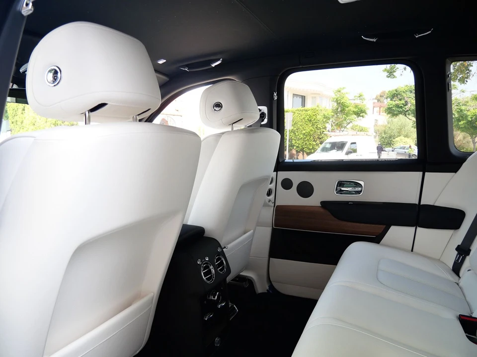 2027 Rolls-Royce Cullinan - Image 28 of 31