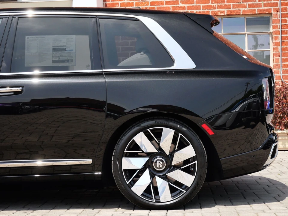2027 Rolls-Royce Cullinan - Image 23 of 31