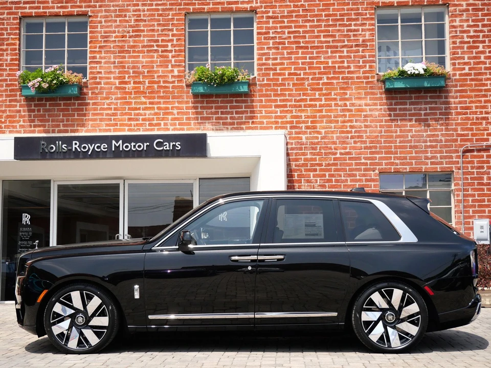 2027 Rolls-Royce Cullinan - Image 3 of 31