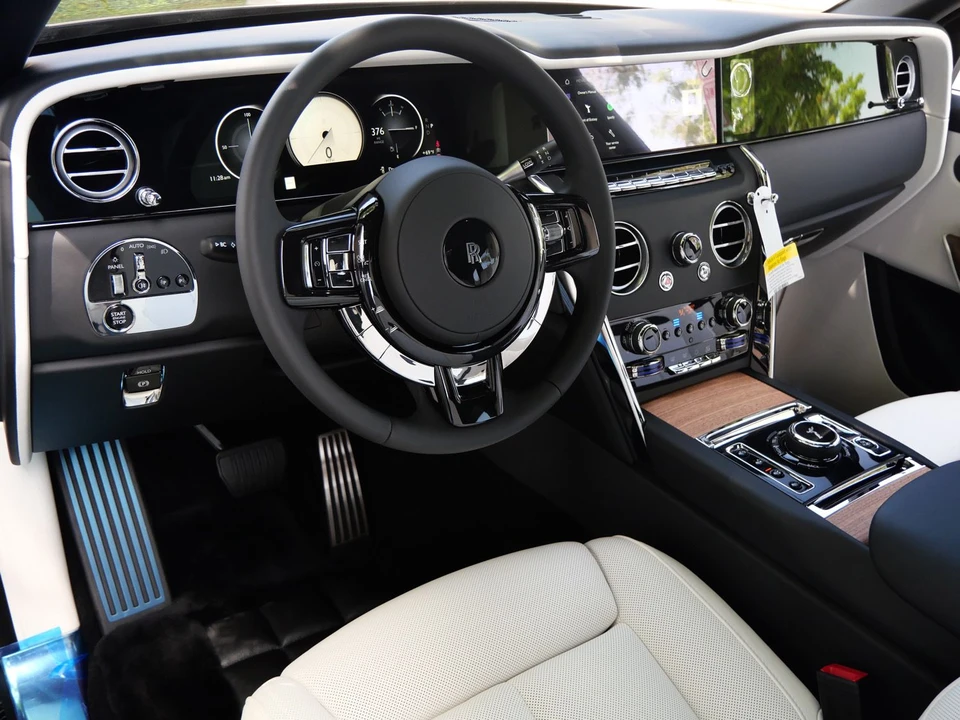 2027 Rolls-Royce Cullinan - Image 17 of 31