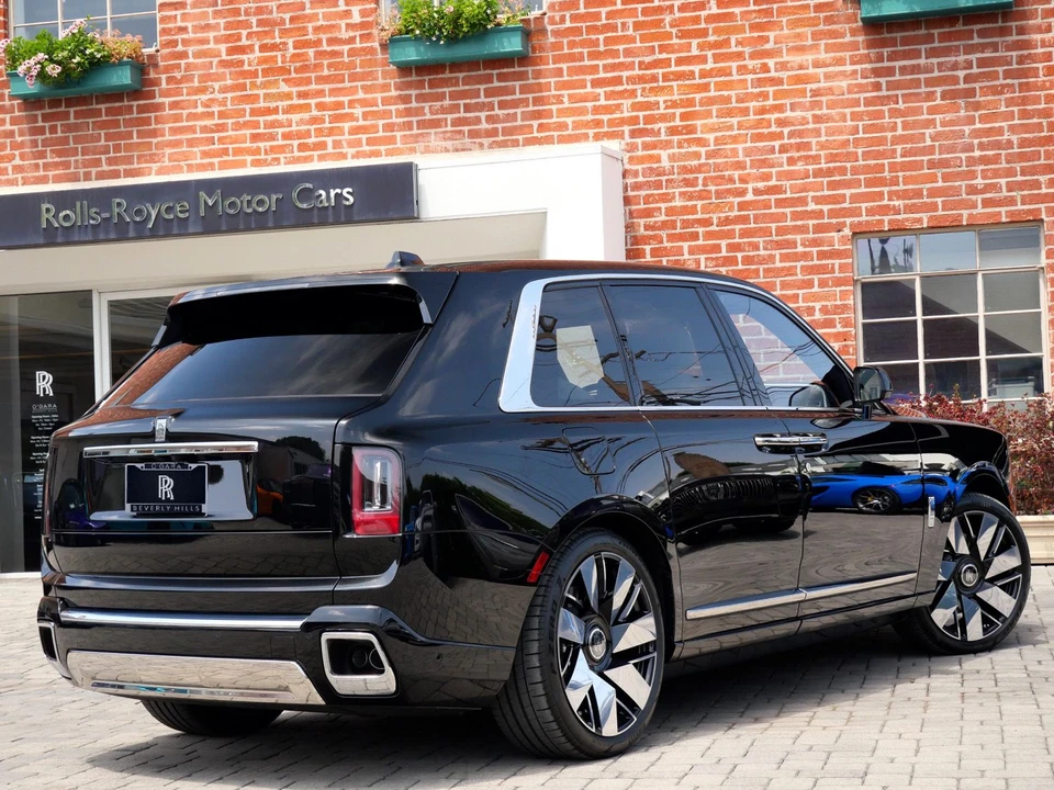 2027 Rolls-Royce Cullinan - Image 2 of 31