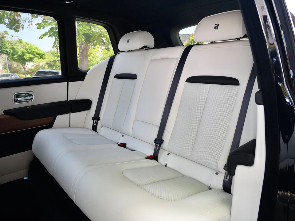 2027 Rolls-Royce Cullinan - Image 8 of 31