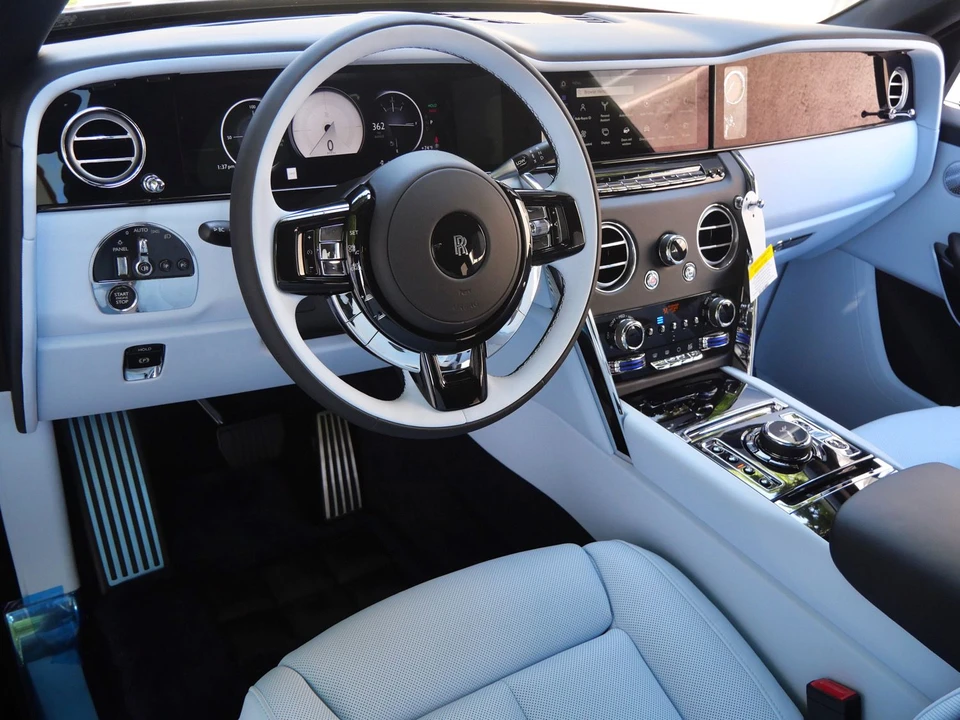2027 Rolls-Royce Cullinan - Image 17 of 31