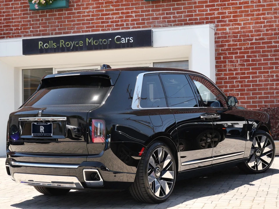 2027 Rolls-Royce Cullinan - Image 2 of 31