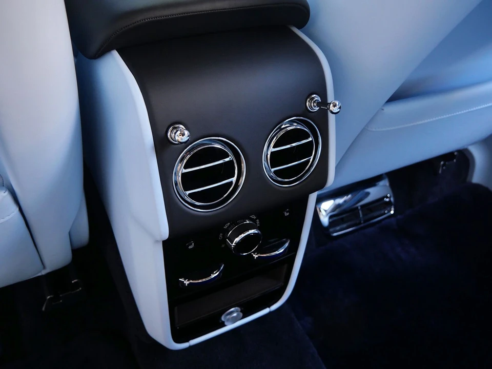 2027 Rolls-Royce Cullinan - Image 29 of 31