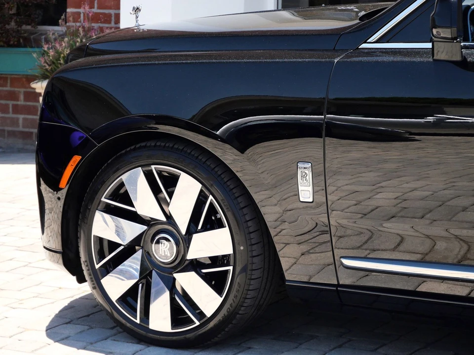 2027 Rolls-Royce Cullinan - Image 13 of 31