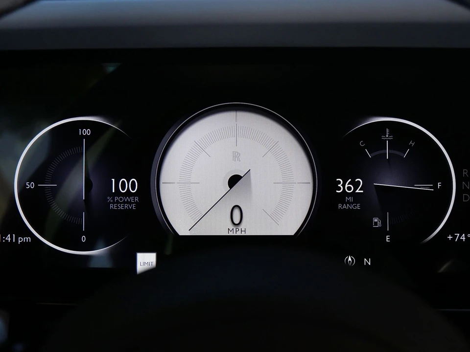 2027 Rolls-Royce Cullinan - Image 16 of 31