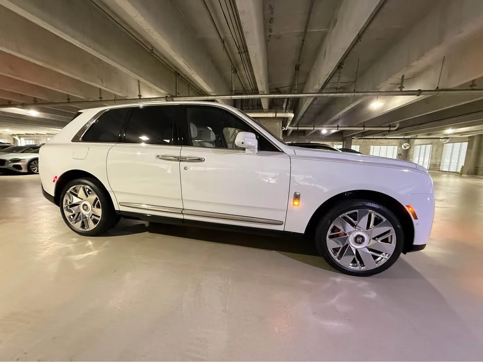 2027 Rolls-Royce Cullinan - Image 4 of 20