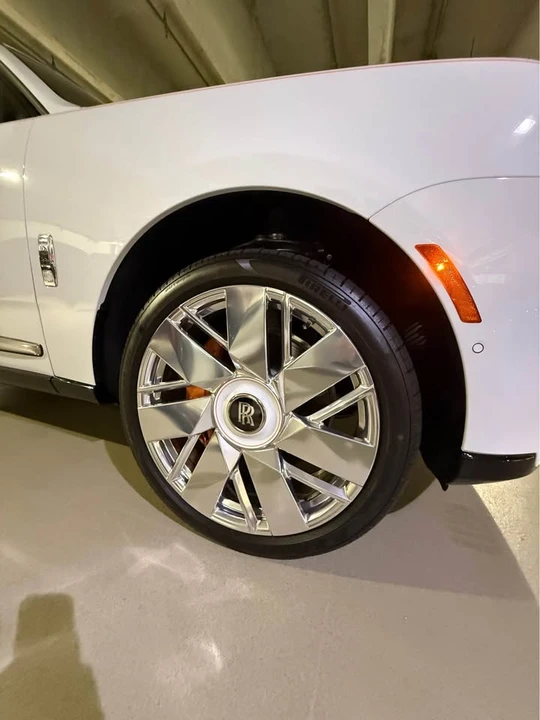 2027 Rolls-Royce Cullinan - Image 8 of 20