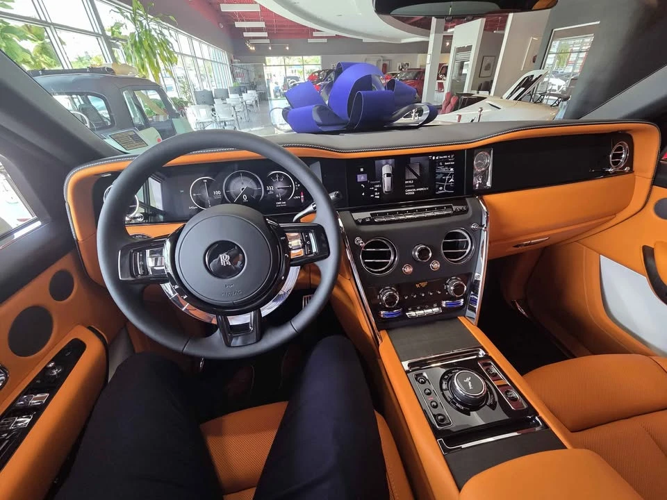 2027 Rolls-Royce Cullinan - Image 3 of 11
