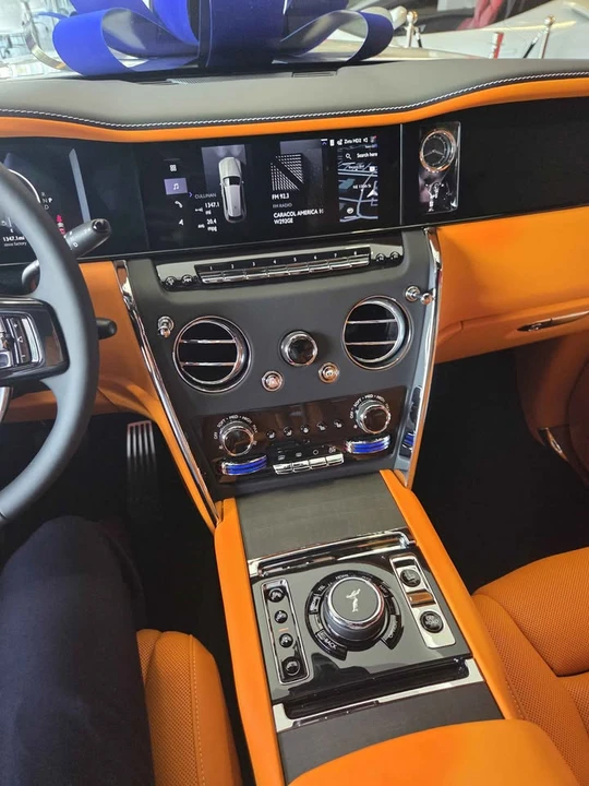 2027 Rolls-Royce Cullinan - Image 4 of 11