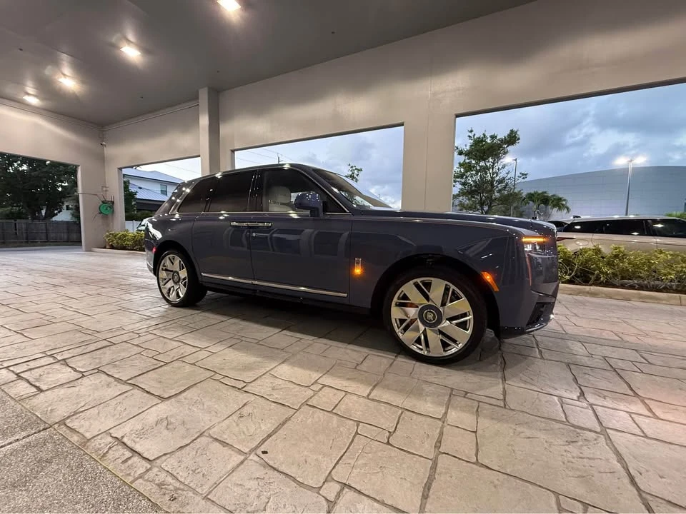 2027 Rolls-Royce Cullinan - Image 7 of 20