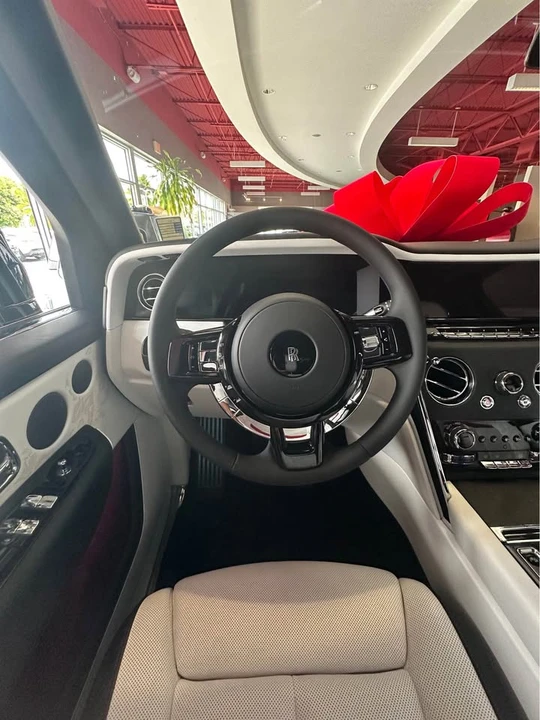 2027 Rolls-Royce Cullinan - Image 3 of 4