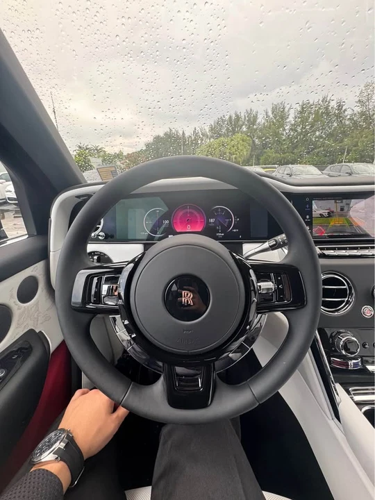 2027 Rolls-Royce Cullinan - Image 2 of 4