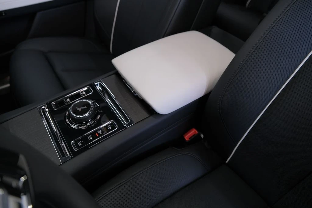 2027 Rolls-Royce Ghost 2nd Gen - Image 14 of 31