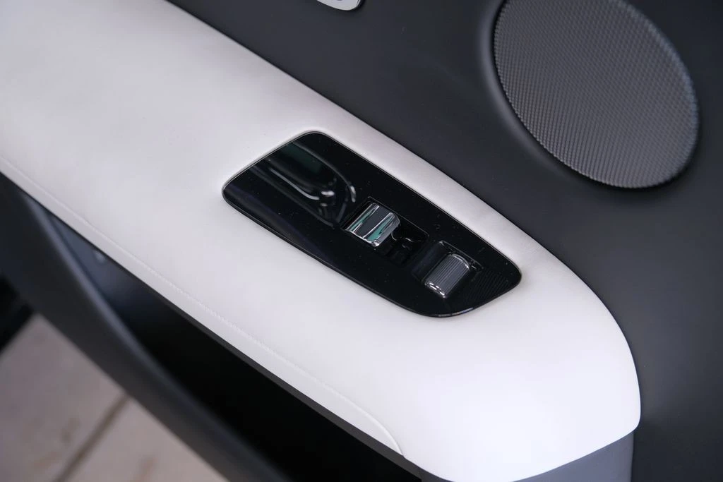 2027 Rolls-Royce Ghost 2nd Gen - Image 19 of 31