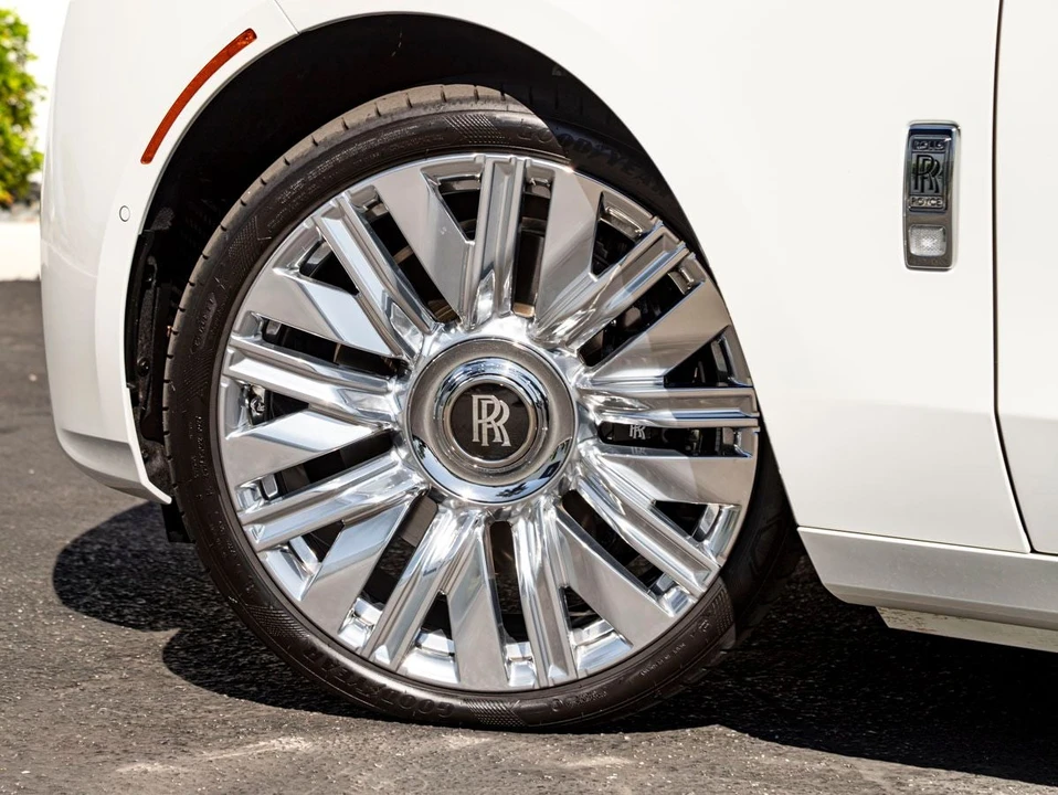 2027 Rolls-Royce Ghost 2nd Gen - Image 12 of 31
