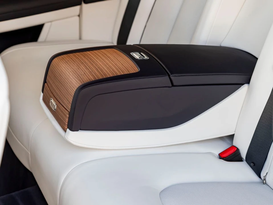 2027 Rolls-Royce Ghost 2nd Gen - Image 21 of 31