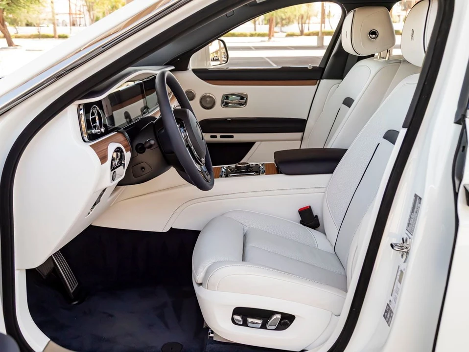 2027 Rolls-Royce Ghost 2nd Gen - Image 31 of 31