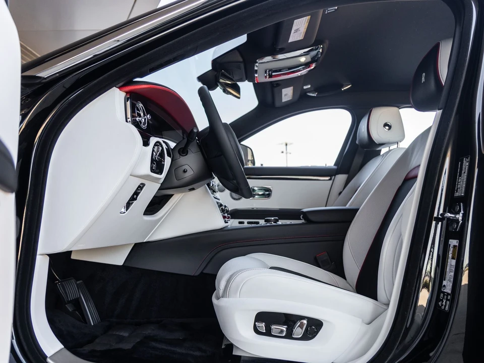 2027 Rolls-Royce Ghost 2nd Gen - Image 26 of 31