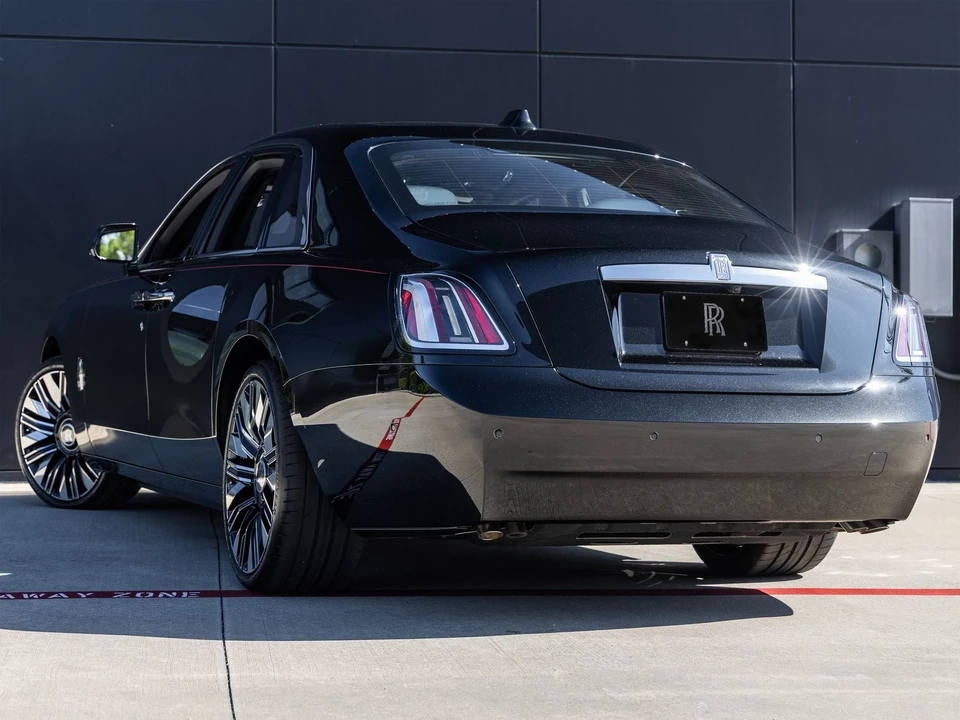 2027 Rolls-Royce Ghost 2nd Gen - Image 9 of 31