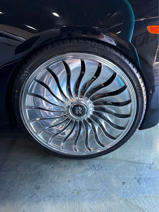 2027 Rolls-Royce Phantom VIII - Image 8 of 9