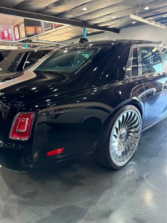 2027 Rolls-Royce Phantom VIII - Image 2 of 9