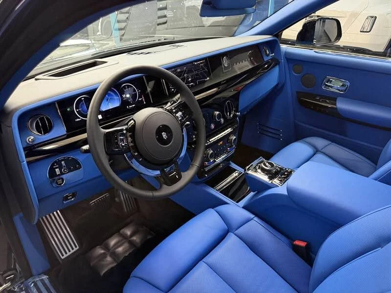 2027 Rolls-Royce Phantom VIII - Image 6 of 9
