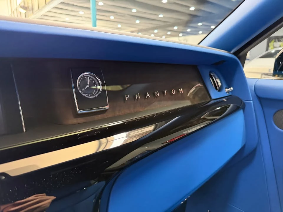 2027 Rolls-Royce Phantom VIII - Image 15 of 19