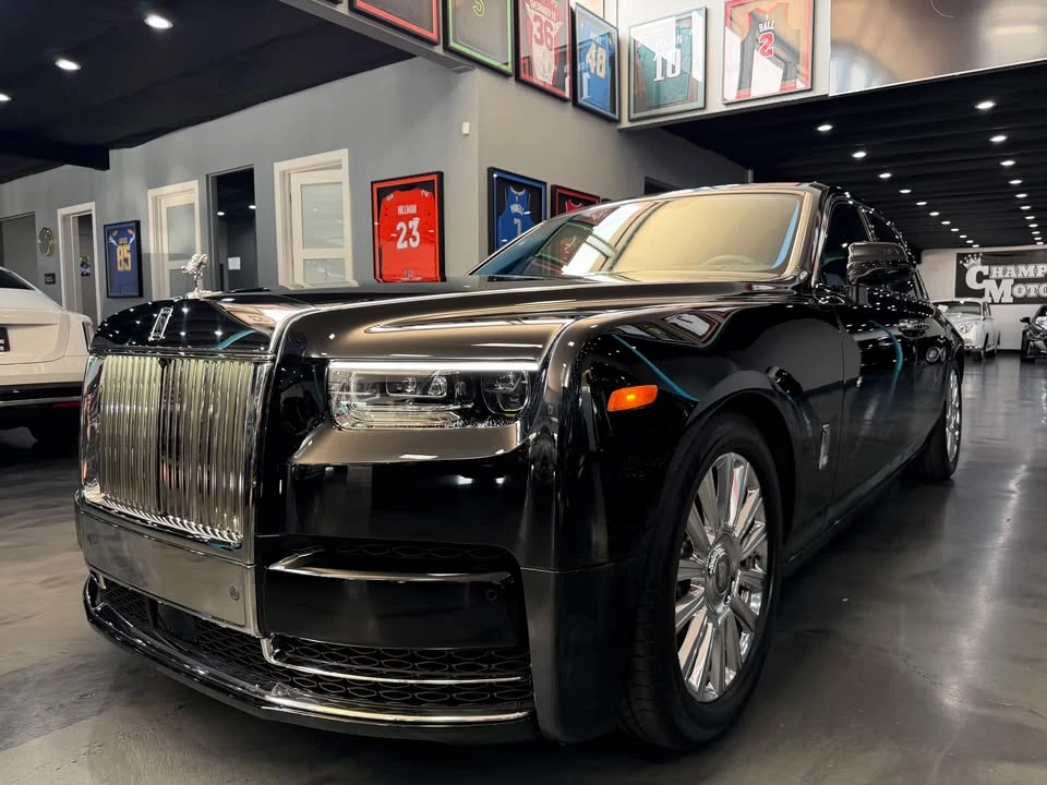 2027 Rolls-Royce Phantom VIII - Image 2 of 19