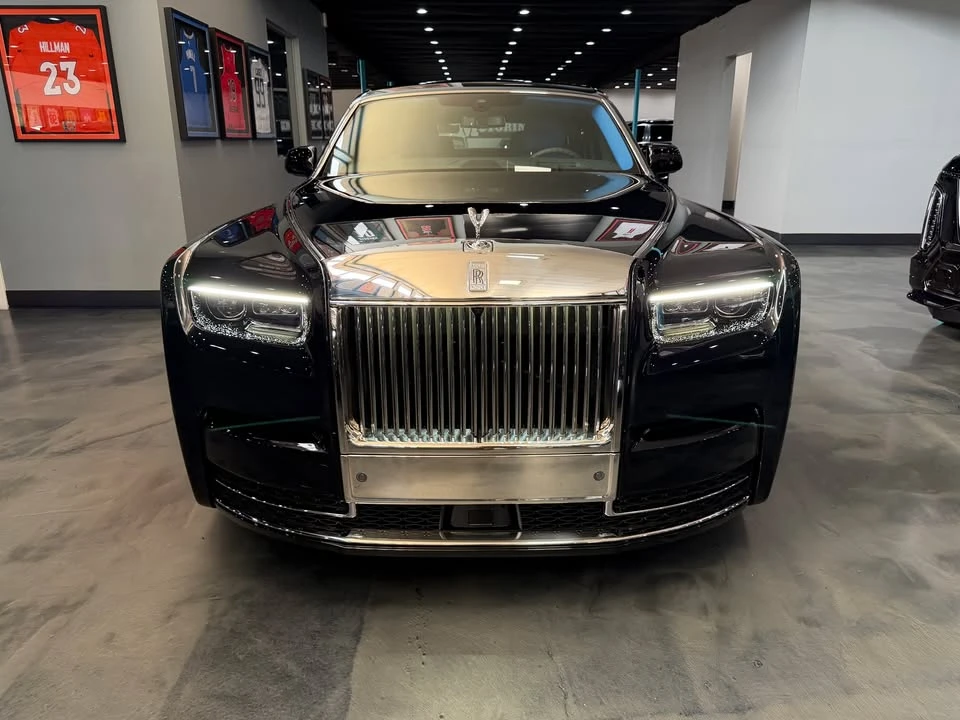 2027 Rolls-Royce Phantom VIII - Image 3 of 19