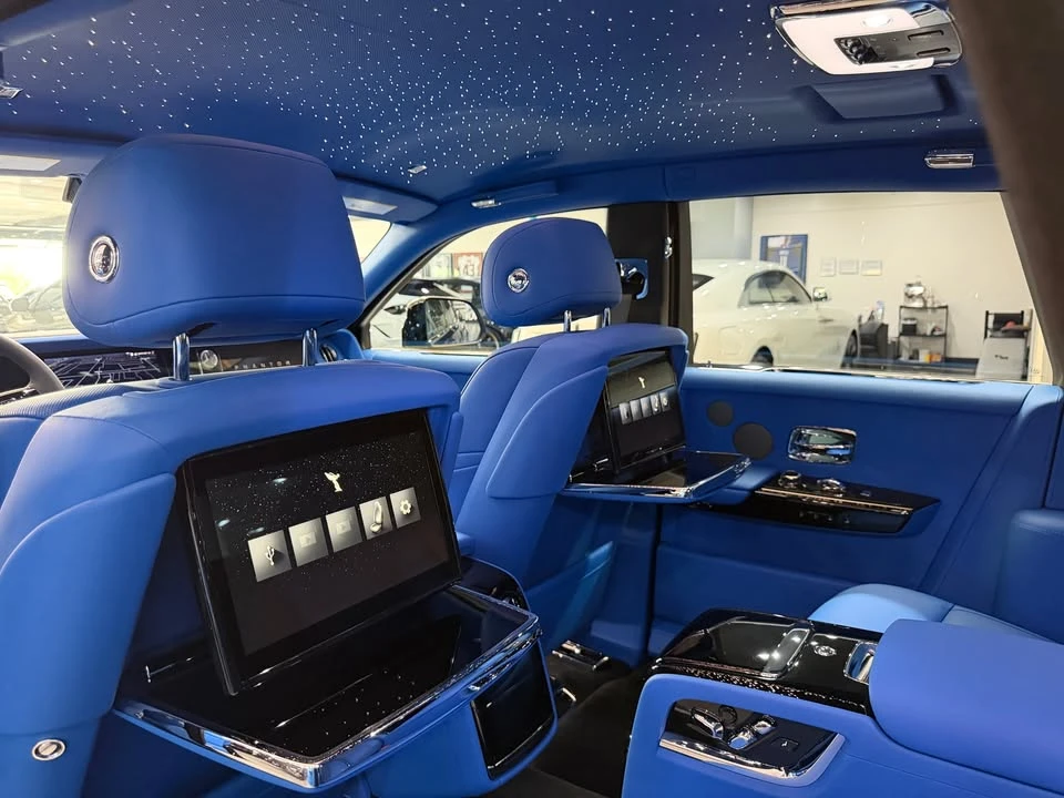 2027 Rolls-Royce Phantom VIII - Image 17 of 19