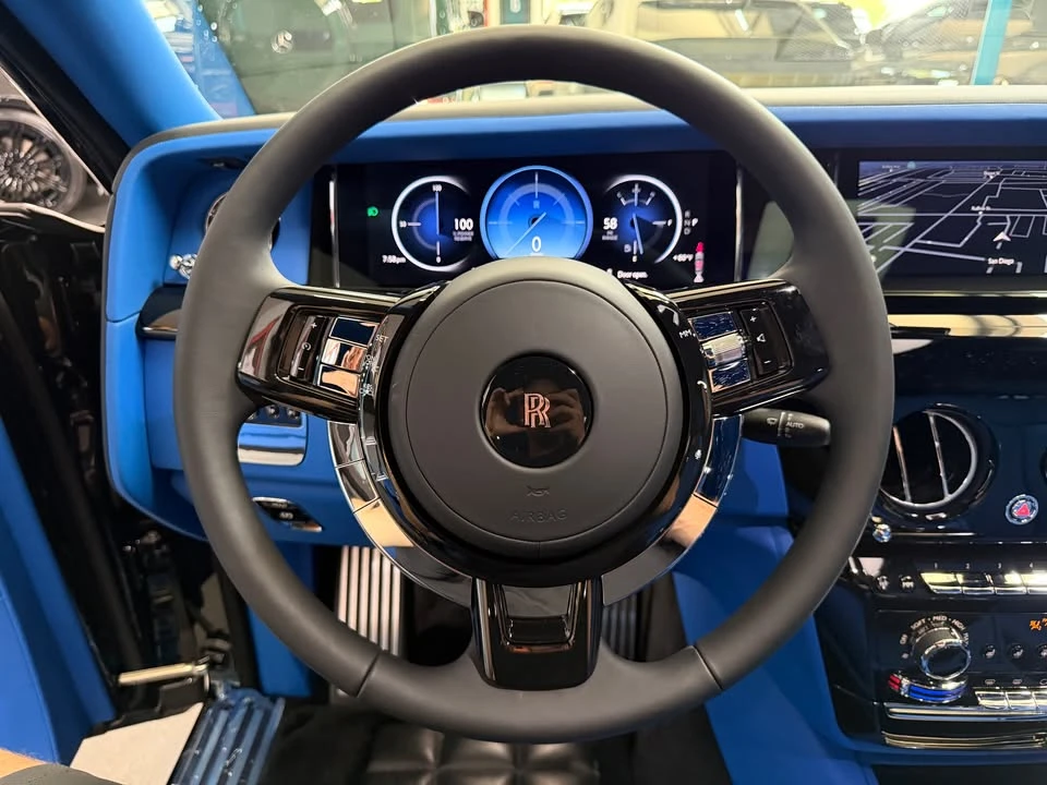 2027 Rolls-Royce Phantom VIII - Image 12 of 19