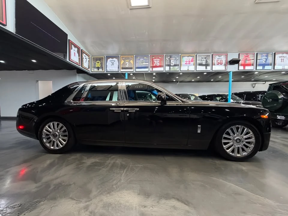 2027 Rolls-Royce Phantom VIII - Image 5 of 19
