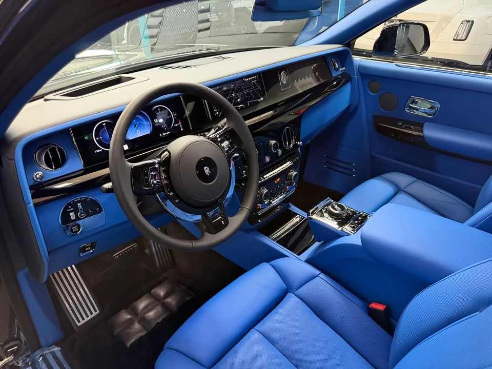 2027 Rolls-Royce Phantom VIII - Image 11 of 19