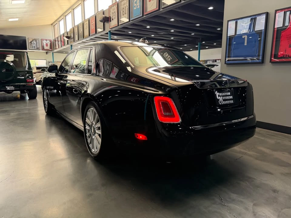 2027 Rolls-Royce Phantom VIII - Image 8 of 19