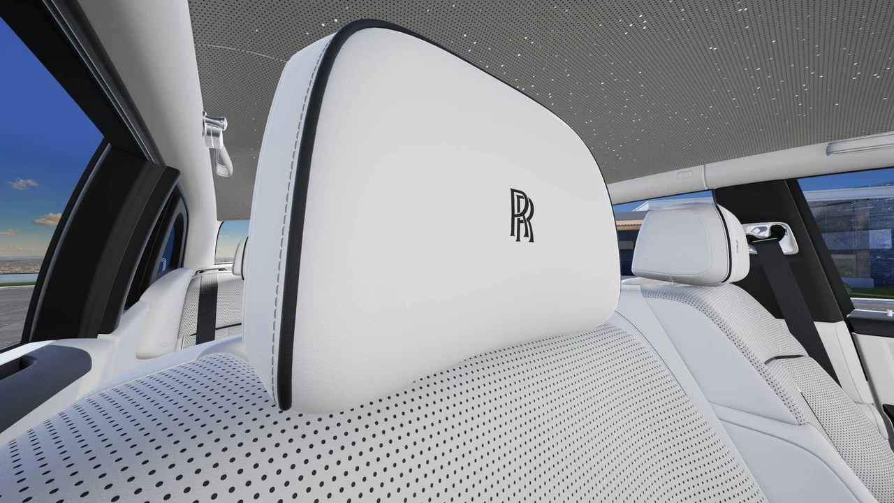 2027 Rolls-Royce Phantom VIII - Image 13 of 15