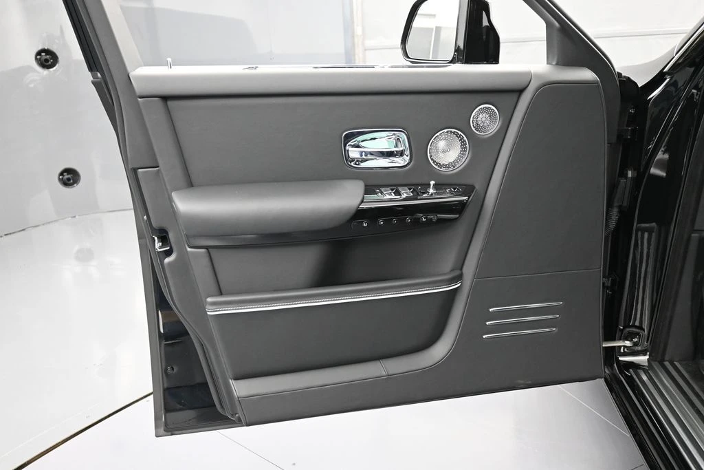 2027 Rolls-Royce Phantom VIII - Image 15 of 31