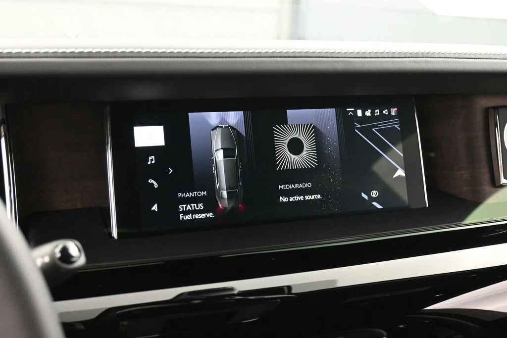 2027 Rolls-Royce Phantom VIII - Image 20 of 31