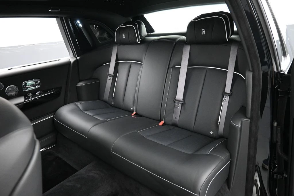 2027 Rolls-Royce Phantom VIII - Image 24 of 31