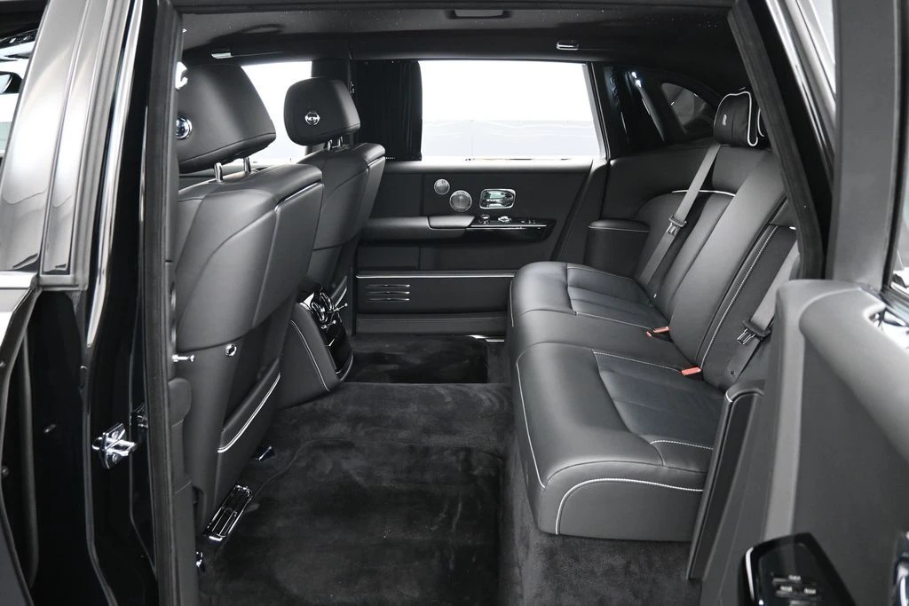 2027 Rolls-Royce Phantom VIII - Image 25 of 31