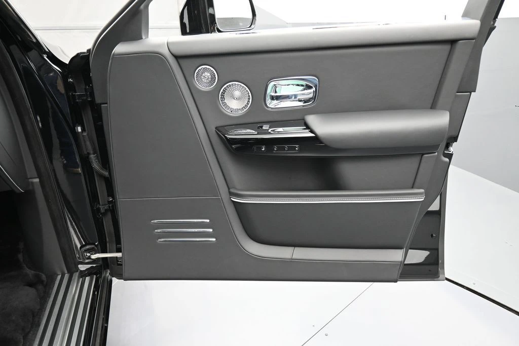 2027 Rolls-Royce Phantom VIII - Image 30 of 31
