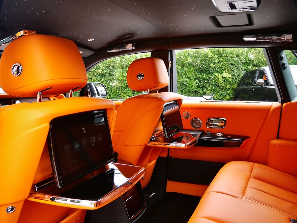 2027 Rolls-Royce Phantom VIII - Image 29 of 31