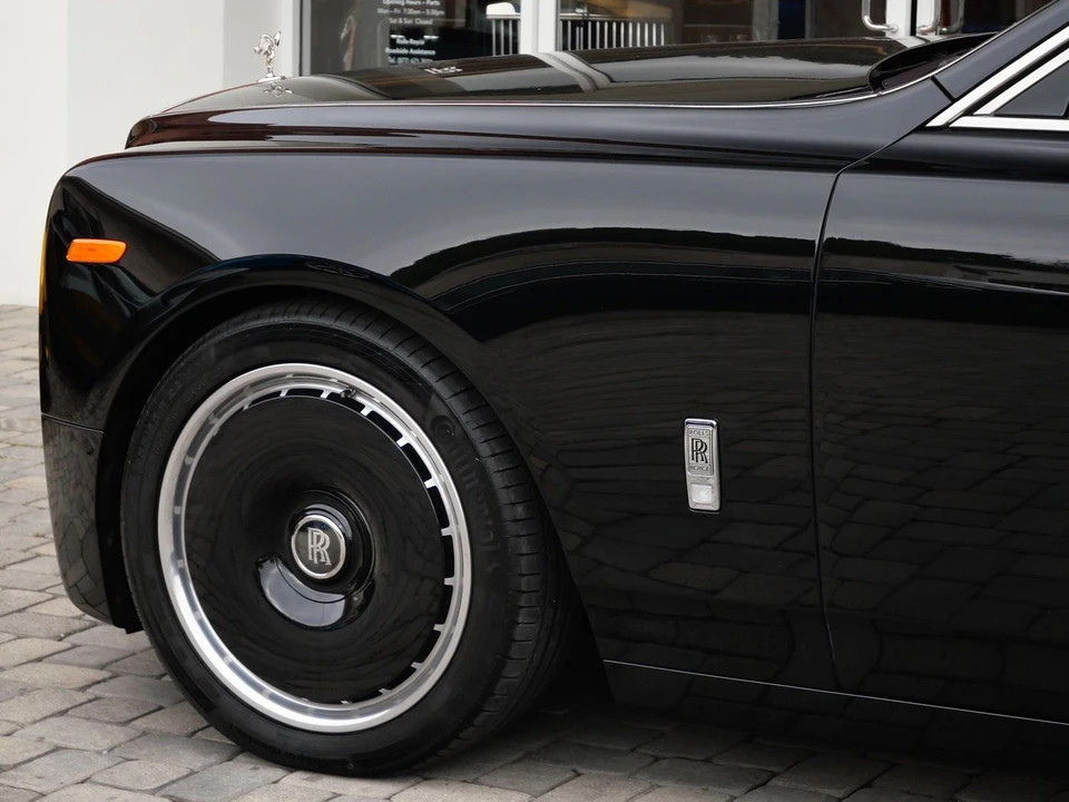 2027 Rolls-Royce Phantom VIII - Image 13 of 31