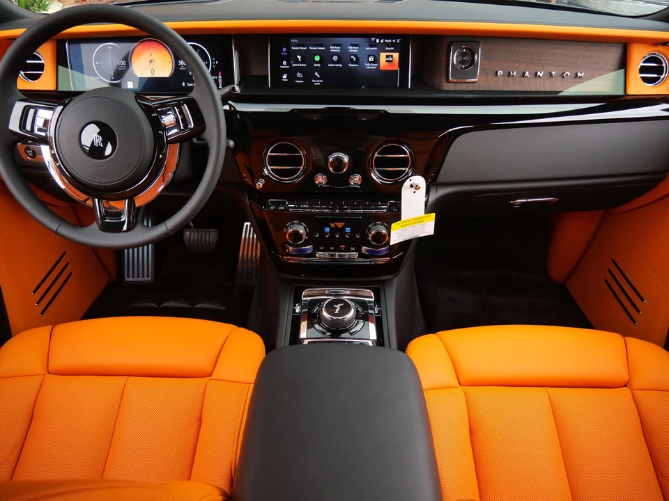 2027 Rolls-Royce Phantom VIII - Image 4 of 31