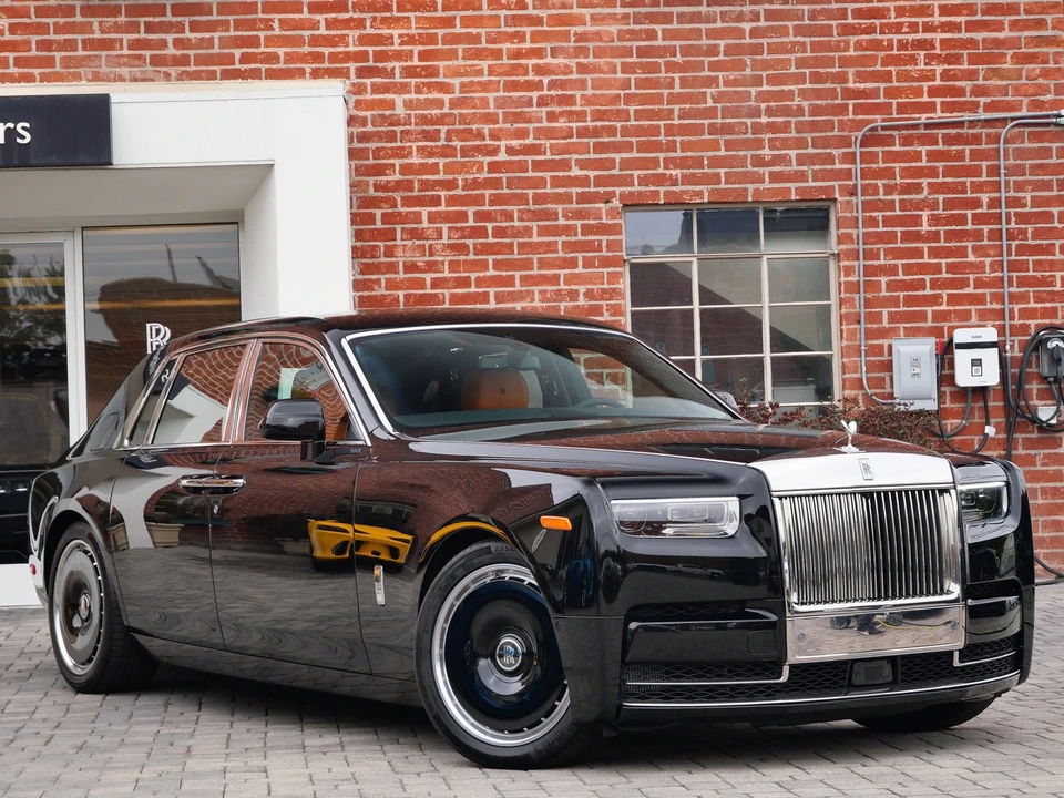 2027 Rolls-Royce Phantom VIII - Image 21 of 31