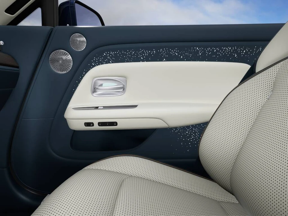 2027 Rolls-Royce Spectre - Image 17 of 20