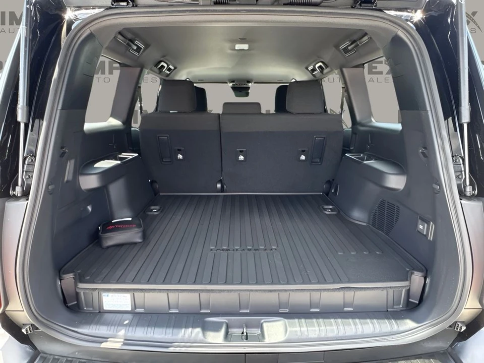 2027 Toyota J250 Land Cruiser Prado - Image 29 of 31