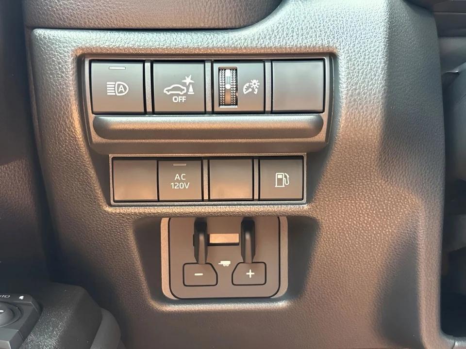 2027 Toyota J250 Land Cruiser Prado - Image 25 of 31